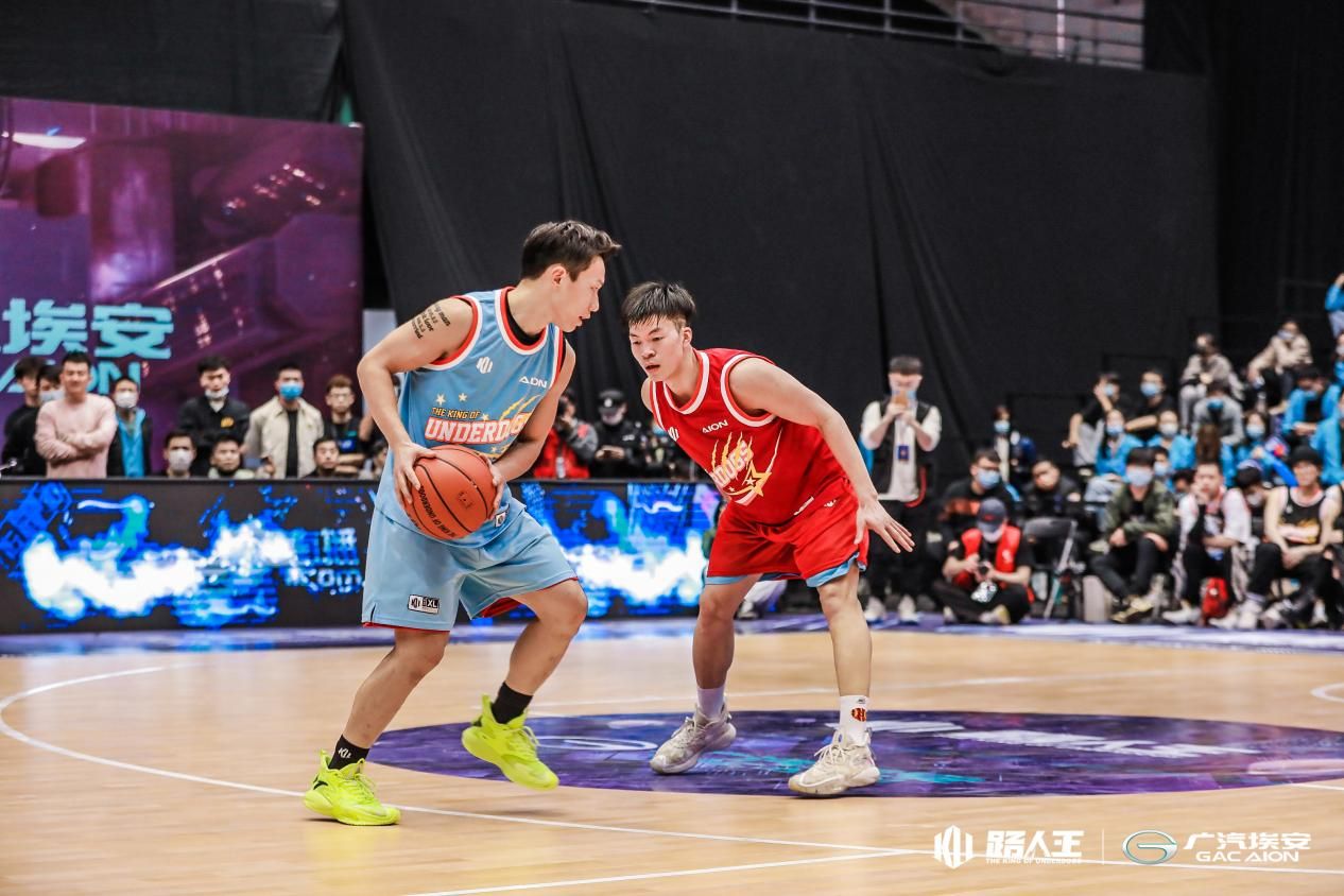 经验对决实力，篮球赛场最终胜利者