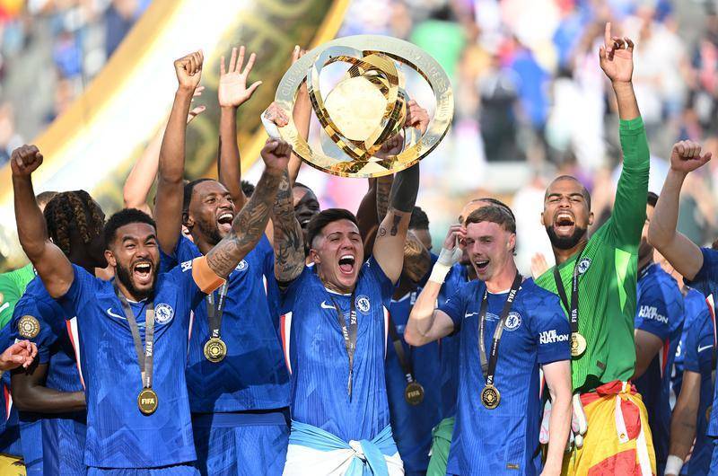 美国足球队夺得世界杯冠军，创记录