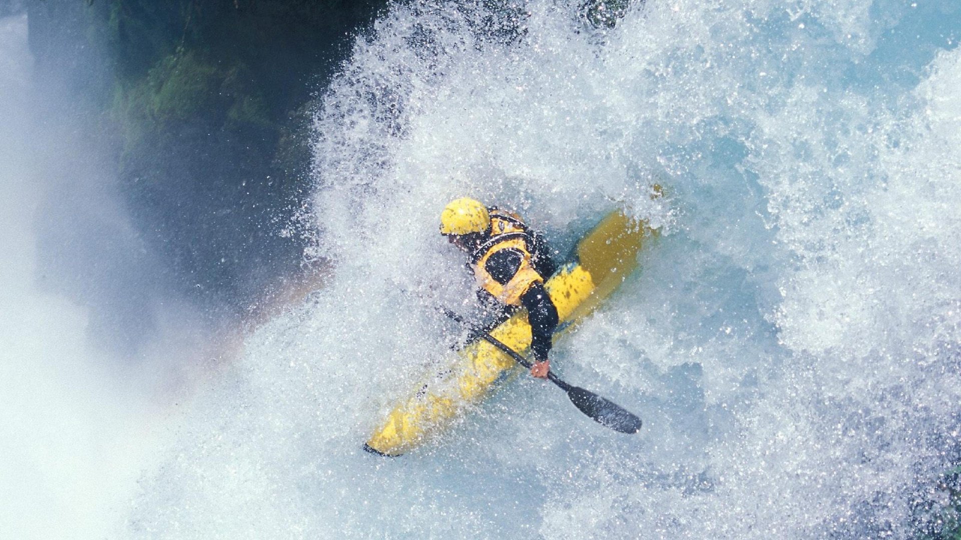 进站策略决定冠军归属?F1式决胜回合,雄鹿极限操作险胜绿军!